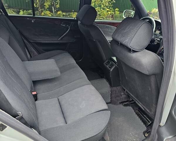 Серый Мерседес Е-Класс, объемом двигателя 2.15 л и пробегом 320 тыс. км за 4700 $, фото 13 на Automoto.ua