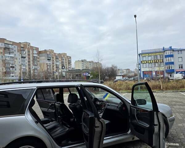 Сірий Мерседес Е-Клас, об'ємом двигуна 3.2 л та пробігом 300 тис. км за 2999 $, фото 3 на Automoto.ua