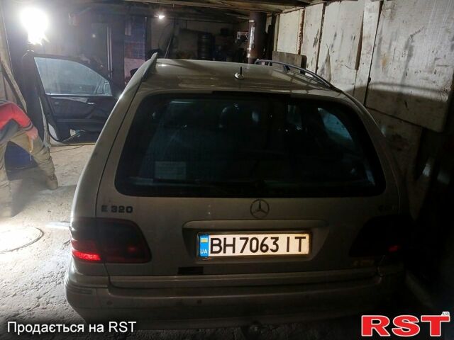 Сірий Мерседес Е-Клас, об'ємом двигуна 3.2 л та пробігом 475 тис. км за 4200 $, фото 6 на Automoto.ua