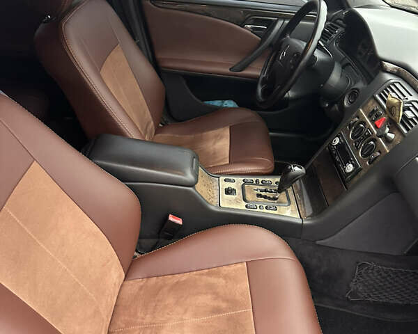 Серый Мерседес Е-Класс, объемом двигателя 2.69 л и пробегом 338 тыс. км за 3800 $, фото 26 на Automoto.ua