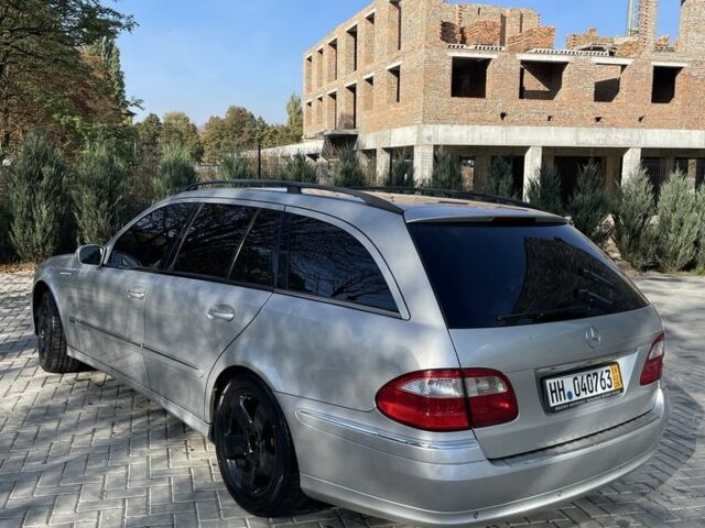 Серый Мерседес Е-Класс, объемом двигателя 3.2 л и пробегом 443 тыс. км за 3500 $, фото 1 на Automoto.ua