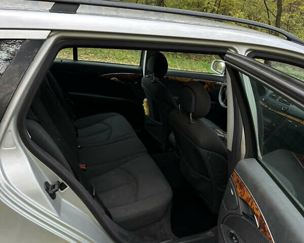 Мерседес Е-Класс 2003 в Киеве на Automoto.ua Серый Мерседес Е-Класс, объемом двигателя 2.2 л и пробегом 380 тыс. км за 5300 $, фото 13 на Automoto.ua