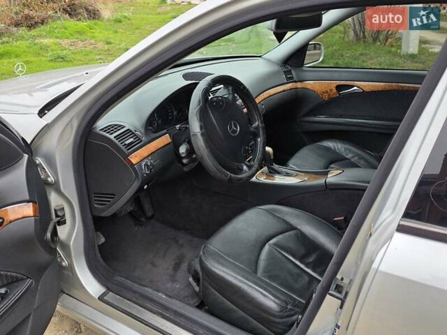 Серый Мерседес Е-Класс, объемом двигателя 2.15 л и пробегом 336 тыс. км за 6700 $, фото 2 на Automoto.ua