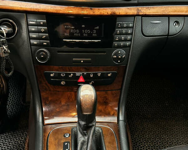 Сірий Мерседес Е-Клас, об'ємом двигуна 2.15 л та пробігом 357 тис. км за 6800 $, фото 19 на Automoto.ua