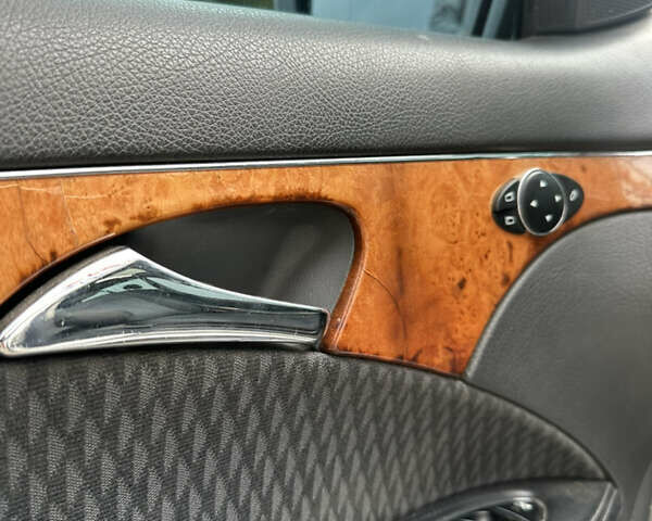 Серый Мерседес Е-Класс, объемом двигателя 2.69 л и пробегом 450 тыс. км за 5600 $, фото 7 на Automoto.ua