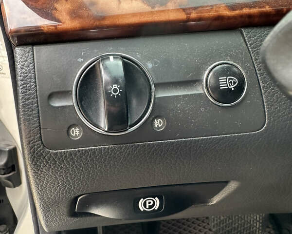 Серый Мерседес Е-Класс, объемом двигателя 2.69 л и пробегом 450 тыс. км за 5600 $, фото 8 на Automoto.ua