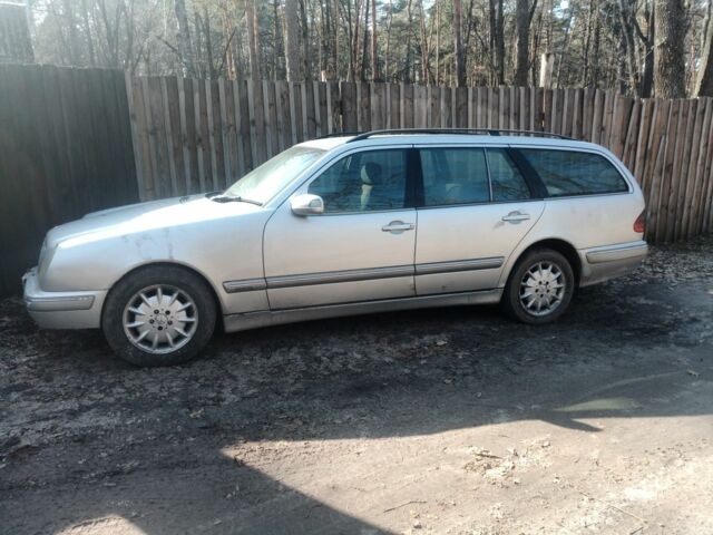 Сірий Мерседес Е-Клас, об'ємом двигуна 0 л та пробігом 340 тис. км за 1800 $, фото 1 на Automoto.ua