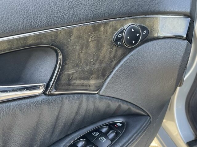 Серый Мерседес Е-Класс, объемом двигателя 3.2 л и пробегом 443 тыс. км за 3500 $, фото 15 на Automoto.ua