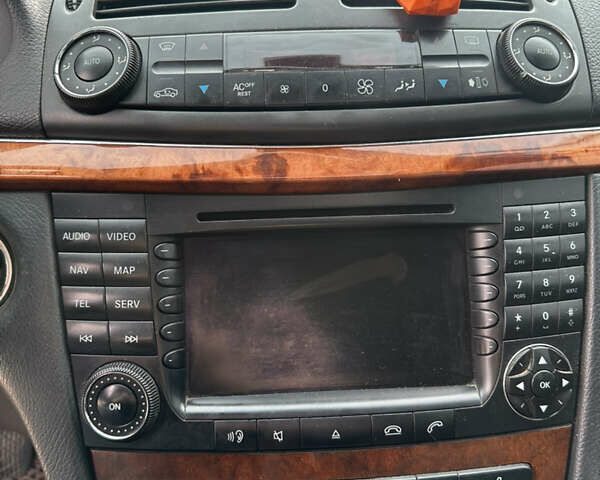 Серый Мерседес Е-Класс, объемом двигателя 2.69 л и пробегом 450 тыс. км за 5600 $, фото 11 на Automoto.ua