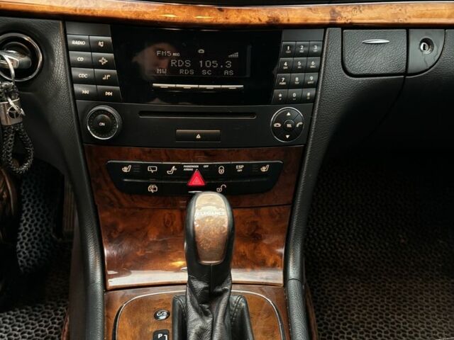 Серый Мерседес Е-Класс, объемом двигателя 2.1 л и пробегом 338 тыс. км за 6900 $, фото 16 на Automoto.ua