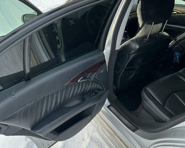 Серый Мерседес Е-Класс, объемом двигателя 2.69 л и пробегом 338 тыс. км за 7500 $, фото 17 на Automoto.ua