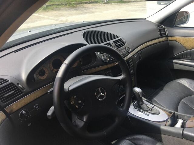 Сірий Мерседес Е-Клас, об'ємом двигуна 2.7 л та пробігом 260 тис. км за 6700 $, фото 3 на Automoto.ua