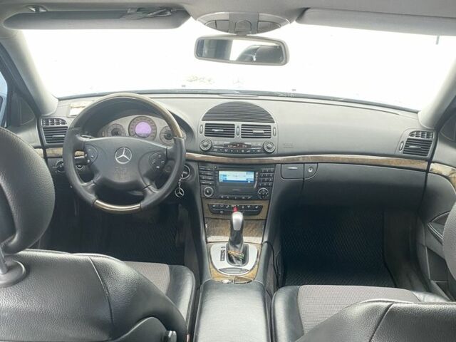 Серый Мерседес Е-Класс, объемом двигателя 2.7 л и пробегом 300 тыс. км за 5500 $, фото 6 на Automoto.ua