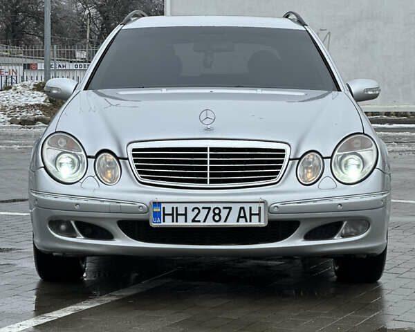 Серый Мерседес Е-Класс, объемом двигателя 3.2 л и пробегом 320 тыс. км за 5299 $, фото 1 на Automoto.ua