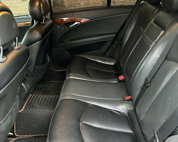 Сірий Мерседес Е-Клас, об'ємом двигуна 2.15 л та пробігом 357 тис. км за 6800 $, фото 15 на Automoto.ua