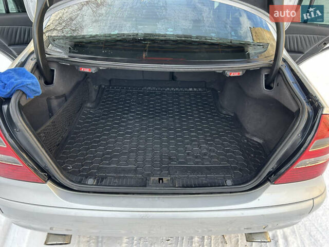 Серый Мерседес Е-Класс, объемом двигателя 2.69 л и пробегом 338 тыс. км за 7500 $, фото 21 на Automoto.ua