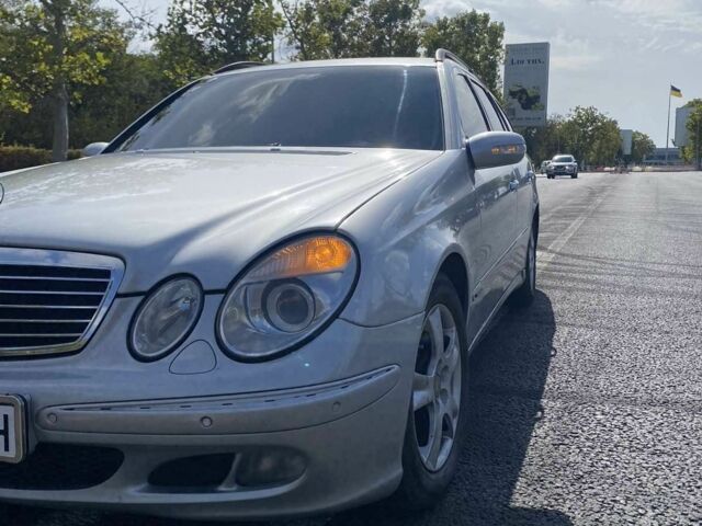 Серый Мерседес Е-Класс, объемом двигателя 3.2 л и пробегом 325 тыс. км за 6200 $, фото 3 на Automoto.ua