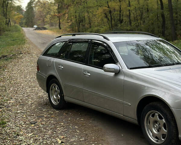 Мерседес Е-Класс 2003 в Киеве на Automoto.ua Серый Мерседес Е-Класс, объемом двигателя 2.2 л и пробегом 380 тыс. км за 5300 $, фото 8 на Automoto.ua