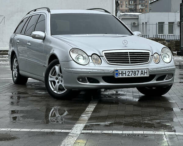 Серый Мерседес Е-Класс, объемом двигателя 3.2 л и пробегом 320 тыс. км за 5299 $, фото 2 на Automoto.ua