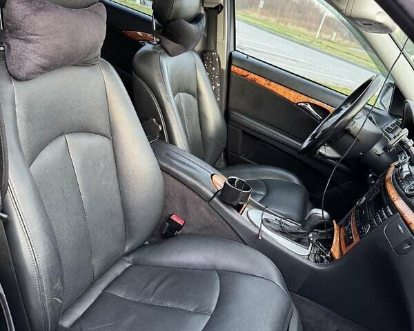 Серый Мерседес Е-Класс, объемом двигателя 2.7 л и пробегом 400 тыс. км за 6500 $, фото 20 на Automoto.ua