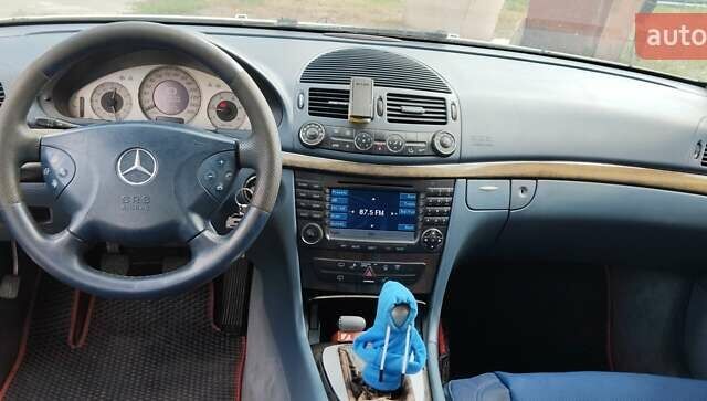 Сірий Мерседес Е-Клас, об'ємом двигуна 2.7 л та пробігом 377 тис. км за 4499 $, фото 7 на Automoto.ua