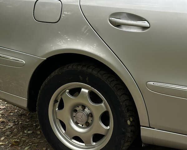 Мерседес Е-Класс 2003 в Киеве на Automoto.ua Серый Мерседес Е-Класс, объемом двигателя 2.2 л и пробегом 380 тыс. км за 5300 $, фото 10 на Automoto.ua