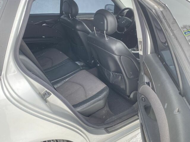 Серый Мерседес Е-Класс, объемом двигателя 2.7 л и пробегом 300 тыс. км за 5500 $, фото 5 на Automoto.ua