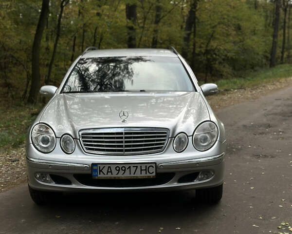 Мерседес Е-Класс 2003 в Киеве на Automoto.ua Серый Мерседес Е-Класс, объемом двигателя 2.2 л и пробегом 380 тыс. км за 5300 $, фото 2 на Automoto.ua