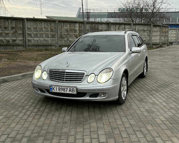 Сірий Мерседес Е-Клас, об'ємом двигуна 2.2 л та пробігом 335 тис. км за 6900 $, фото 4 на Automoto.ua