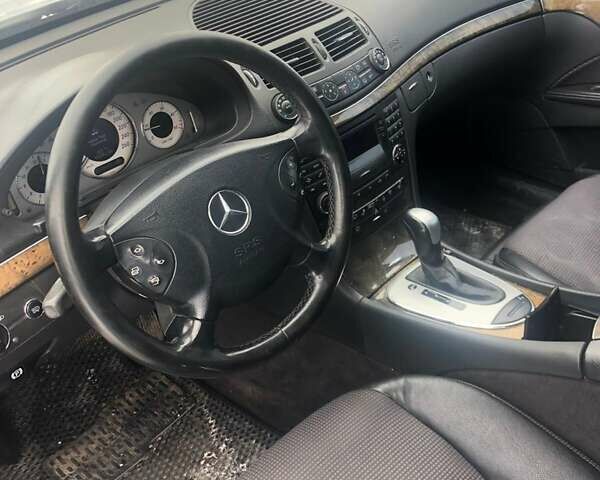 Сірий Мерседес Е-Клас, об'ємом двигуна 2.15 л та пробігом 460 тис. км за 5600 $, фото 7 на Automoto.ua