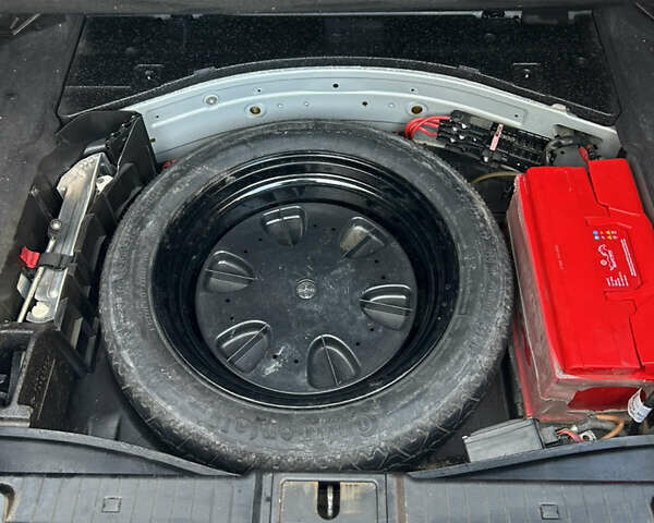 Серый Мерседес Е-Класс, объемом двигателя 2.69 л и пробегом 338 тыс. км за 7500 $, фото 23 на Automoto.ua