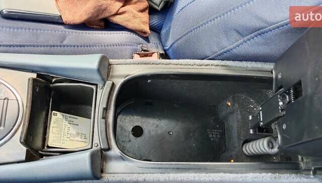 Сірий Мерседес Е-Клас, об'ємом двигуна 2.7 л та пробігом 377 тис. км за 4499 $, фото 23 на Automoto.ua