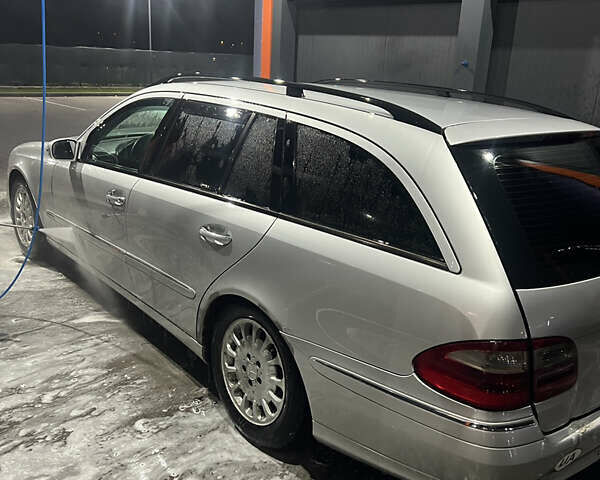 Мерседес Е-Класс 2003 в Виннице на Automoto.ua Серый Мерседес Е-Класс, объемом двигателя 2.15 л и пробегом 350 тыс. км за 4999 $, фото 2 на Automoto.ua