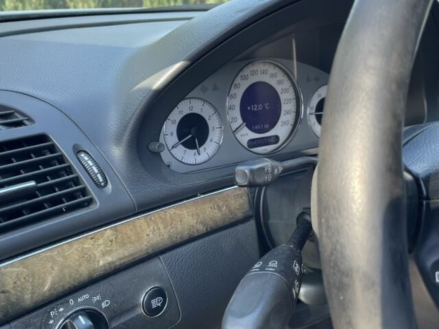 Серый Мерседес Е-Класс, объемом двигателя 3.2 л и пробегом 443 тыс. км за 3500 $, фото 16 на Automoto.ua