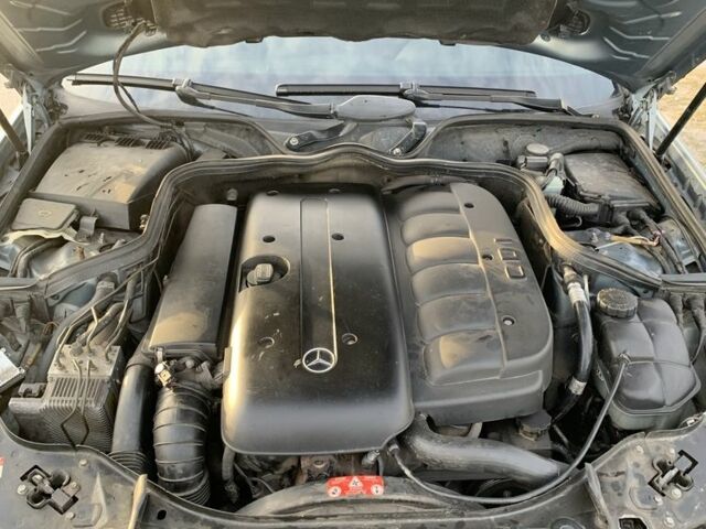 Серый Мерседес Е-Класс, объемом двигателя 3.2 л и пробегом 385 тыс. км за 4300 $, фото 8 на Automoto.ua