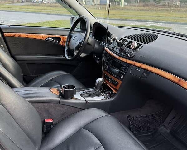 Серый Мерседес Е-Класс, объемом двигателя 2.7 л и пробегом 400 тыс. км за 6500 $, фото 17 на Automoto.ua