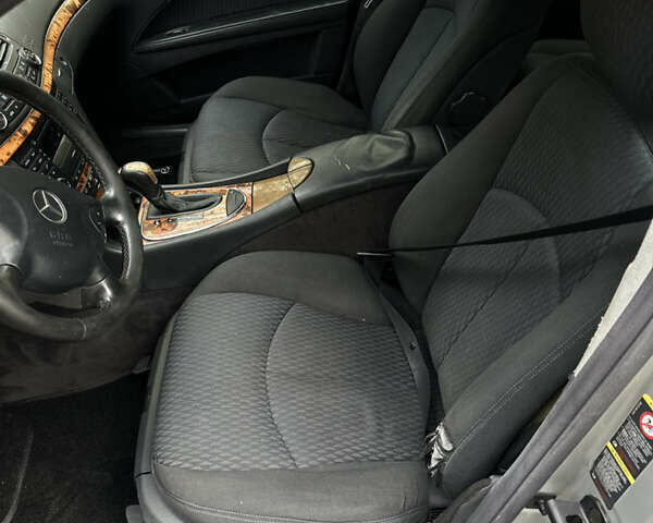 Мерседес Е-Класс 2003 в Киеве на Automoto.ua Серый Мерседес Е-Класс, объемом двигателя 2.2 л и пробегом 380 тыс. км за 5300 $, фото 19 на Automoto.ua