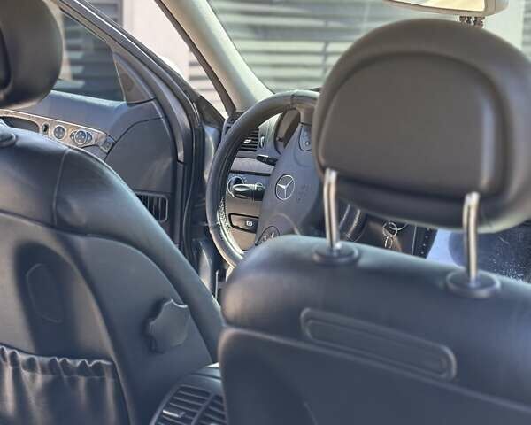 Сірий Мерседес Е-Клас, об'ємом двигуна 3.2 л та пробігом 374 тис. км за 7500 $, фото 20 на Automoto.ua