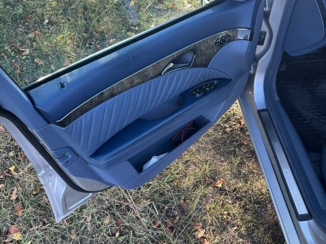 Серый Мерседес Е-Класс, объемом двигателя 3.2 л и пробегом 430 тыс. км за 4800 $, фото 10 на Automoto.ua