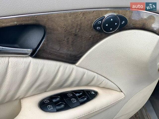 Серый Мерседес Е-Класс, объемом двигателя 2.1 л и пробегом 365 тыс. км за 5580 $, фото 19 на Automoto.ua