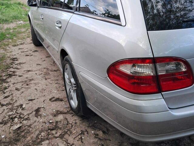 Серый Мерседес Е-Класс, объемом двигателя 2.1 л и пробегом 285 тыс. км за 6770 $, фото 2 на Automoto.ua