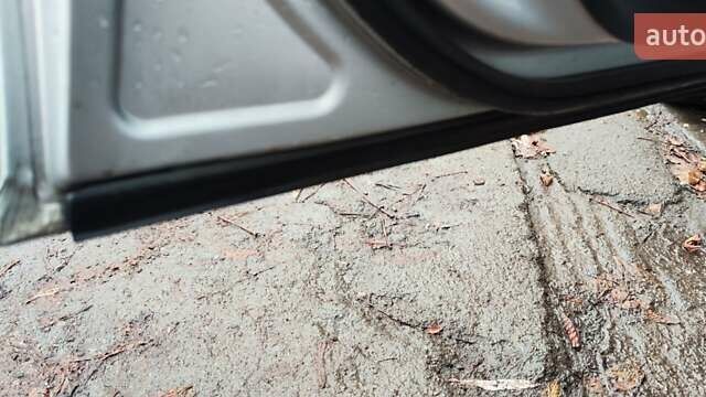 Серый Мерседес Е-Класс, объемом двигателя 2.15 л и пробегом 302 тыс. км за 6600 $, фото 18 на Automoto.ua