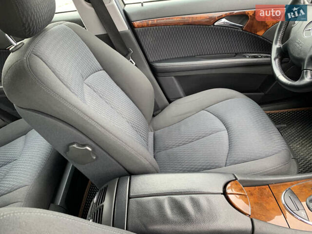 Сірий Мерседес Е-Клас, об'ємом двигуна 1.8 л та пробігом 240 тис. км за 7700 $, фото 22 на Automoto.ua