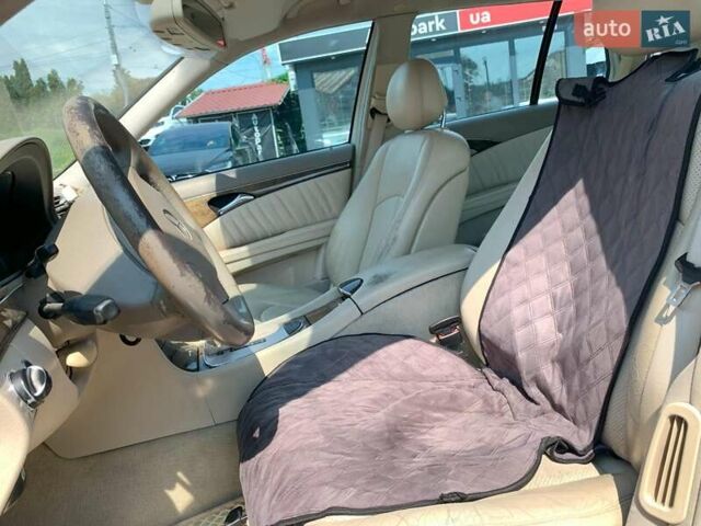 Серый Мерседес Е-Класс, объемом двигателя 2.1 л и пробегом 367 тыс. км за 5790 $, фото 25 на Automoto.ua