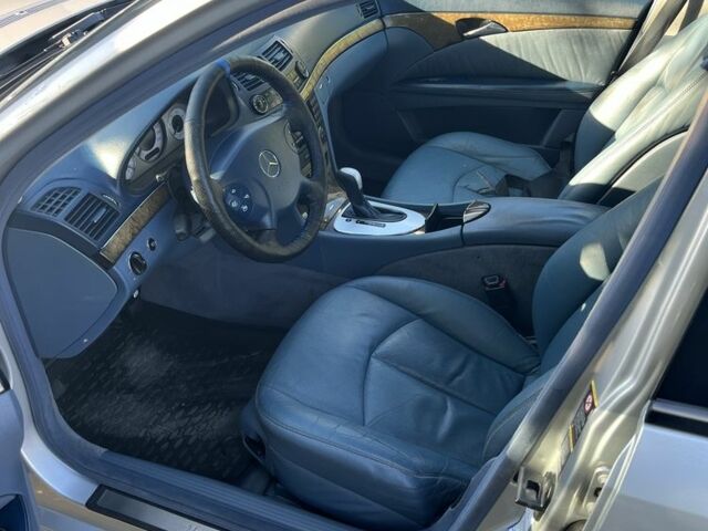 Серый Мерседес Е-Класс, объемом двигателя 3.2 л и пробегом 430 тыс. км за 4800 $, фото 9 на Automoto.ua