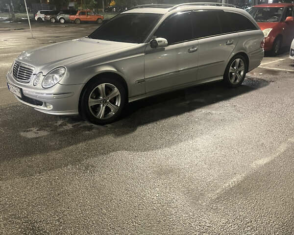 Серый Мерседес Е-Класс, объемом двигателя 3.22 л и пробегом 260 тыс. км за 8500 $, фото 21 на Automoto.ua