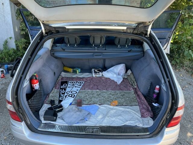 Серый Мерседес Е-Класс, объемом двигателя 3.2 л и пробегом 430 тыс. км за 4800 $, фото 18 на Automoto.ua