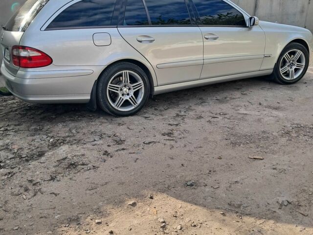 Серый Мерседес Е-Класс, объемом двигателя 2.1 л и пробегом 285 тыс. км за 6770 $, фото 5 на Automoto.ua