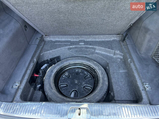 Сірий Мерседес Е-Клас, об'ємом двигуна 2.69 л та пробігом 433 тис. км за 7600 $, фото 18 на Automoto.ua