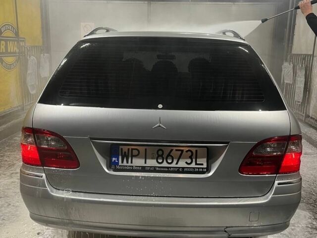 Серый Мерседес Е-Класс, объемом двигателя 2.2 л и пробегом 420 тыс. км за 3500 $, фото 3 на Automoto.ua